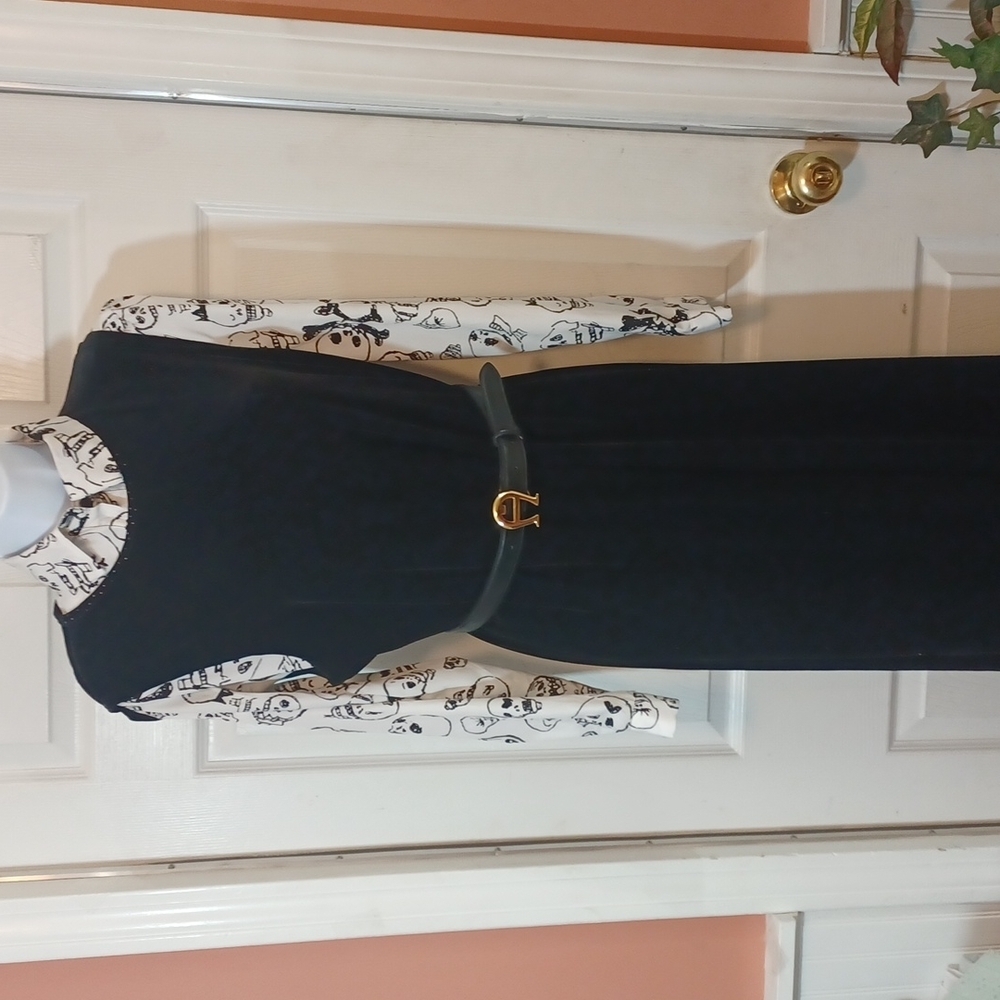 Black velvet sleeveless dress